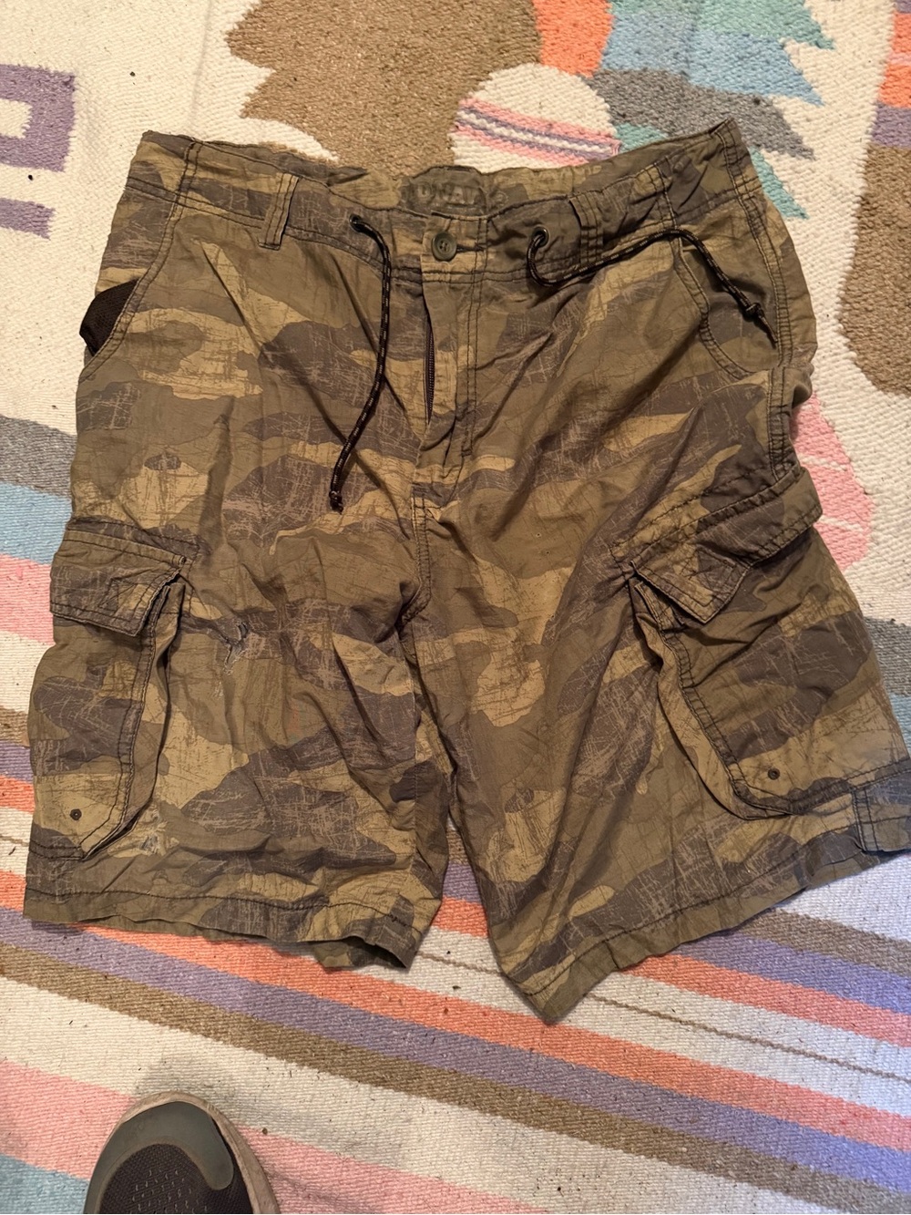 Old Navy Camouflage Cargo Shorts - Men’s 33 Regular - Camo